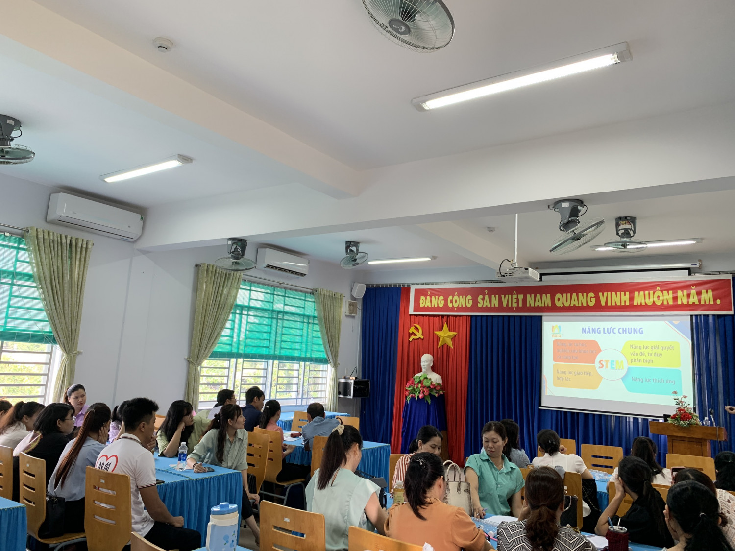 Tập huấn dạy học STEM