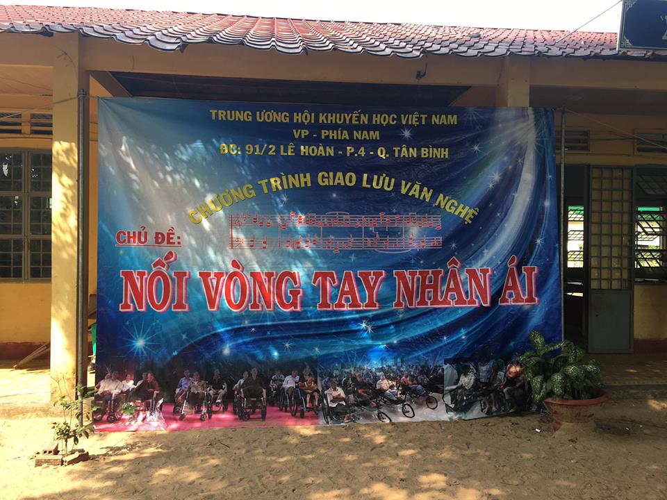 NỐI VÒNG TAY NHÂN ÁI